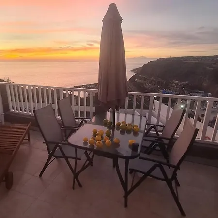Puerto Rico, Amadores And Teide View *